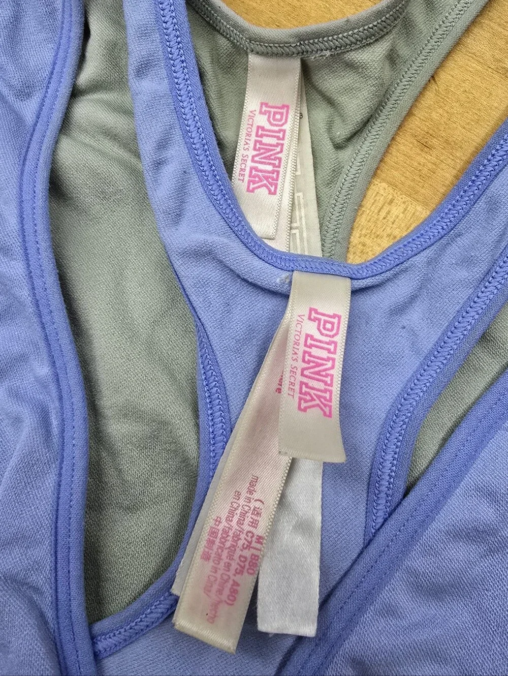 VICTORIAS SECRET 4pc Vneck Sports Bra Bundle